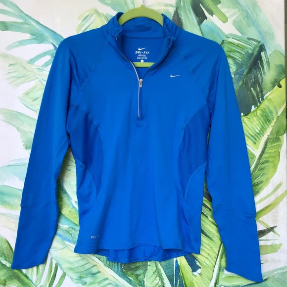 Nike Tops - Nike 1/2 Zip Running Shirt 💙